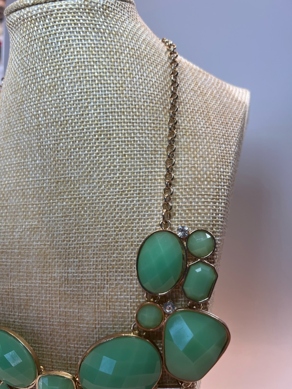 Green Teal Acrylic Statement Bib Necklace Gold Tone Cable Chain Adjustable Clasp - Picture 6 of 11